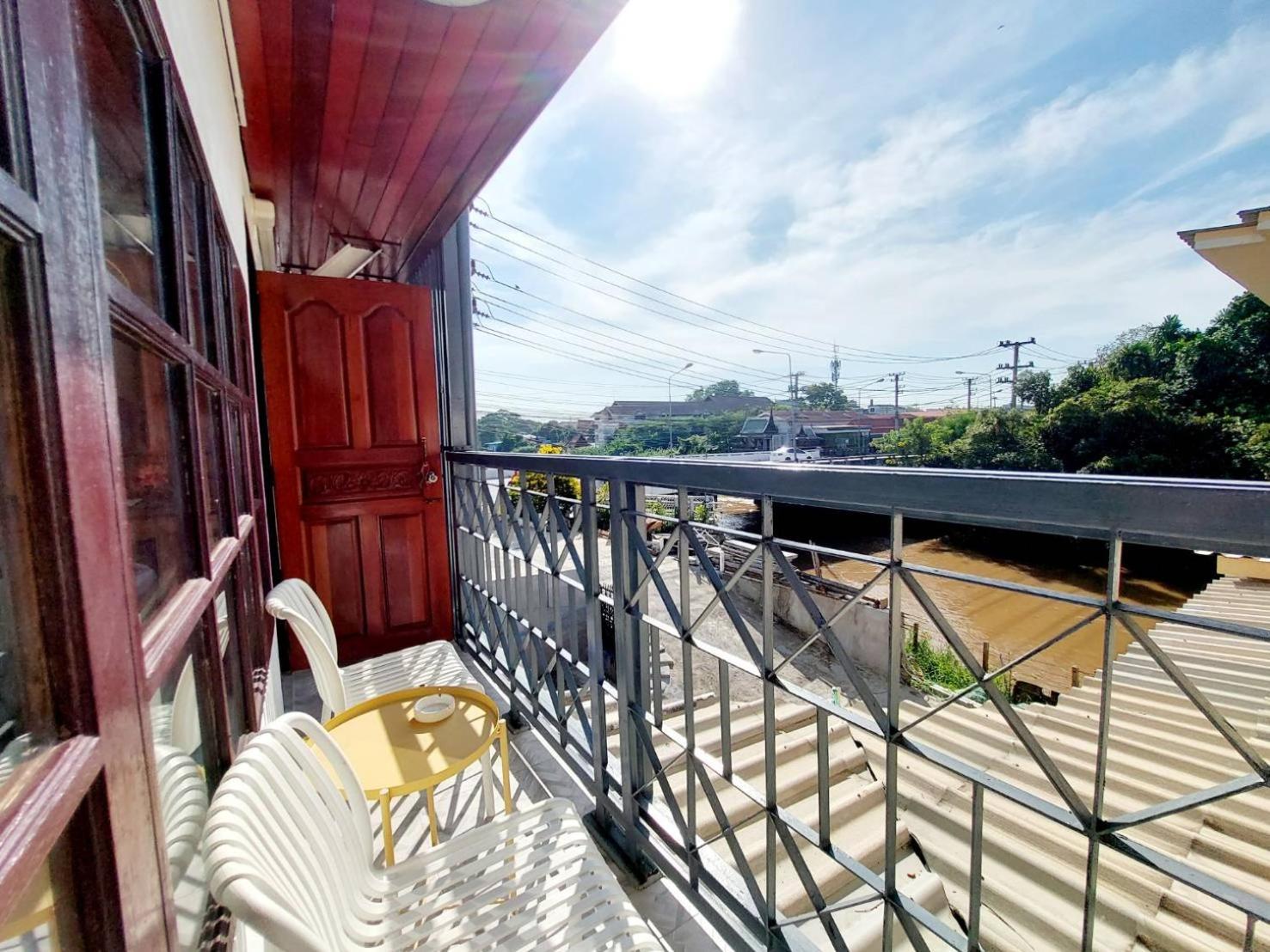 Hostel Hello Sunshine Phra Nakhon Si Ayutthaya Exterior foto