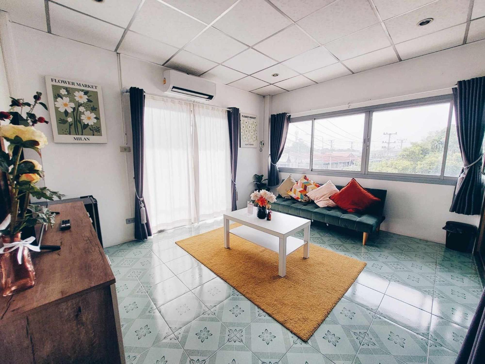 Hostel Hello Sunshine Phra Nakhon Si Ayutthaya Exterior foto