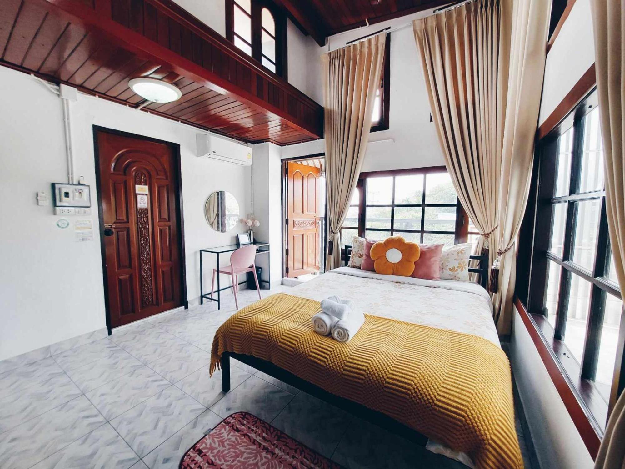 Hostel Hello Sunshine Phra Nakhon Si Ayutthaya Exterior foto