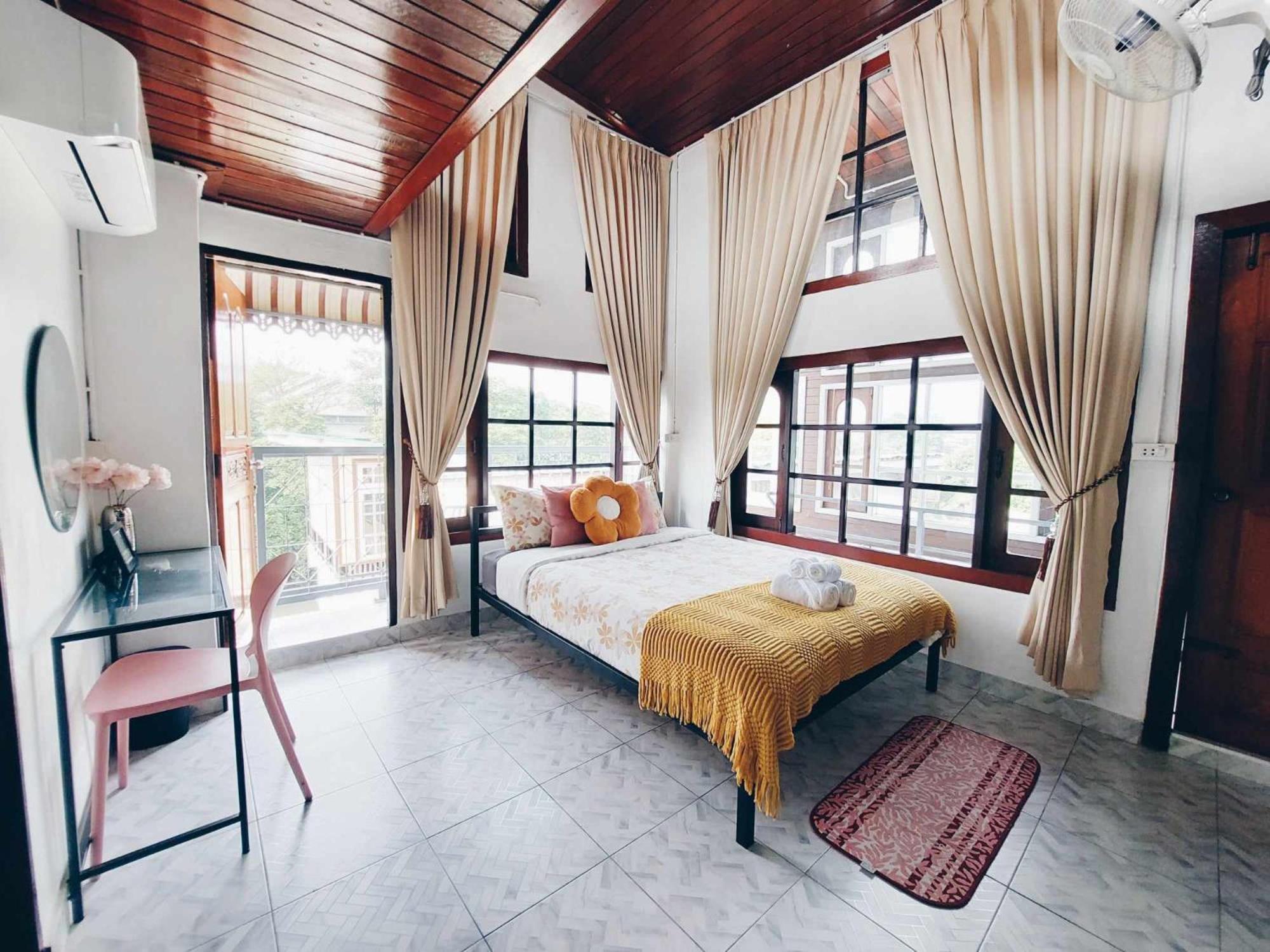 Hostel Hello Sunshine Phra Nakhon Si Ayutthaya Exterior foto