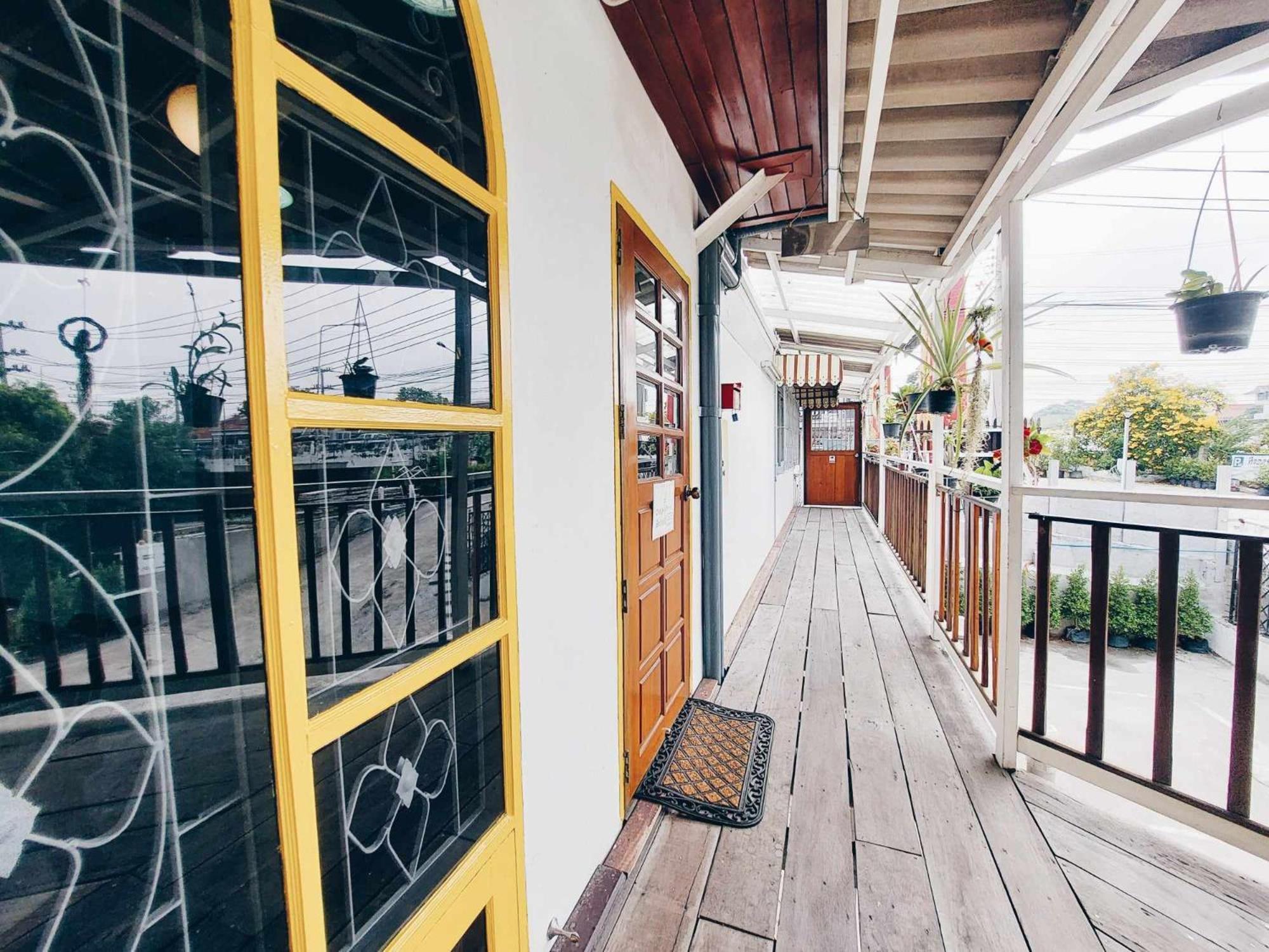 Hostel Hello Sunshine Phra Nakhon Si Ayutthaya Exterior foto